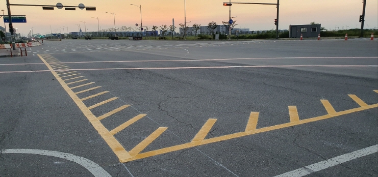 HJIT, SNCT 앞 교차로 Yellow Zone (정차금지지대) 설치 관련 안내